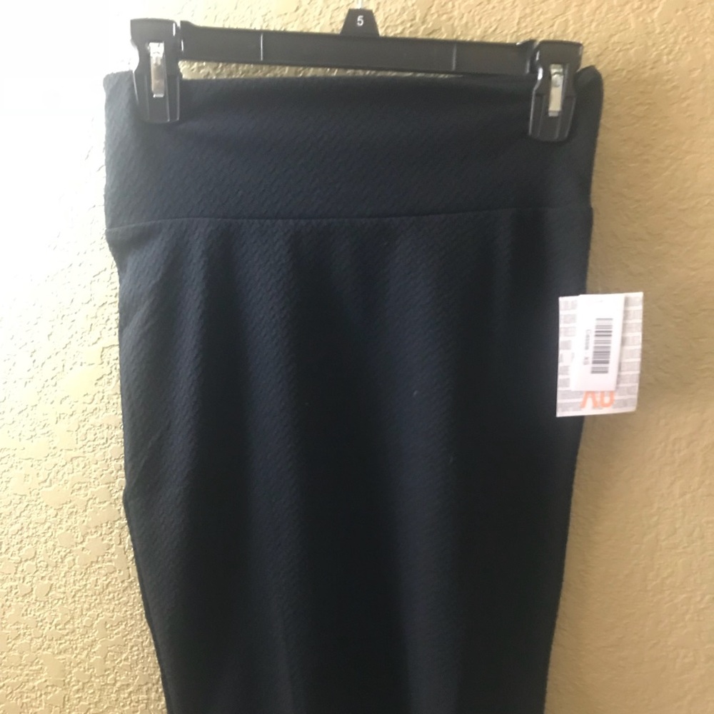 NWT black lularoe Cassie